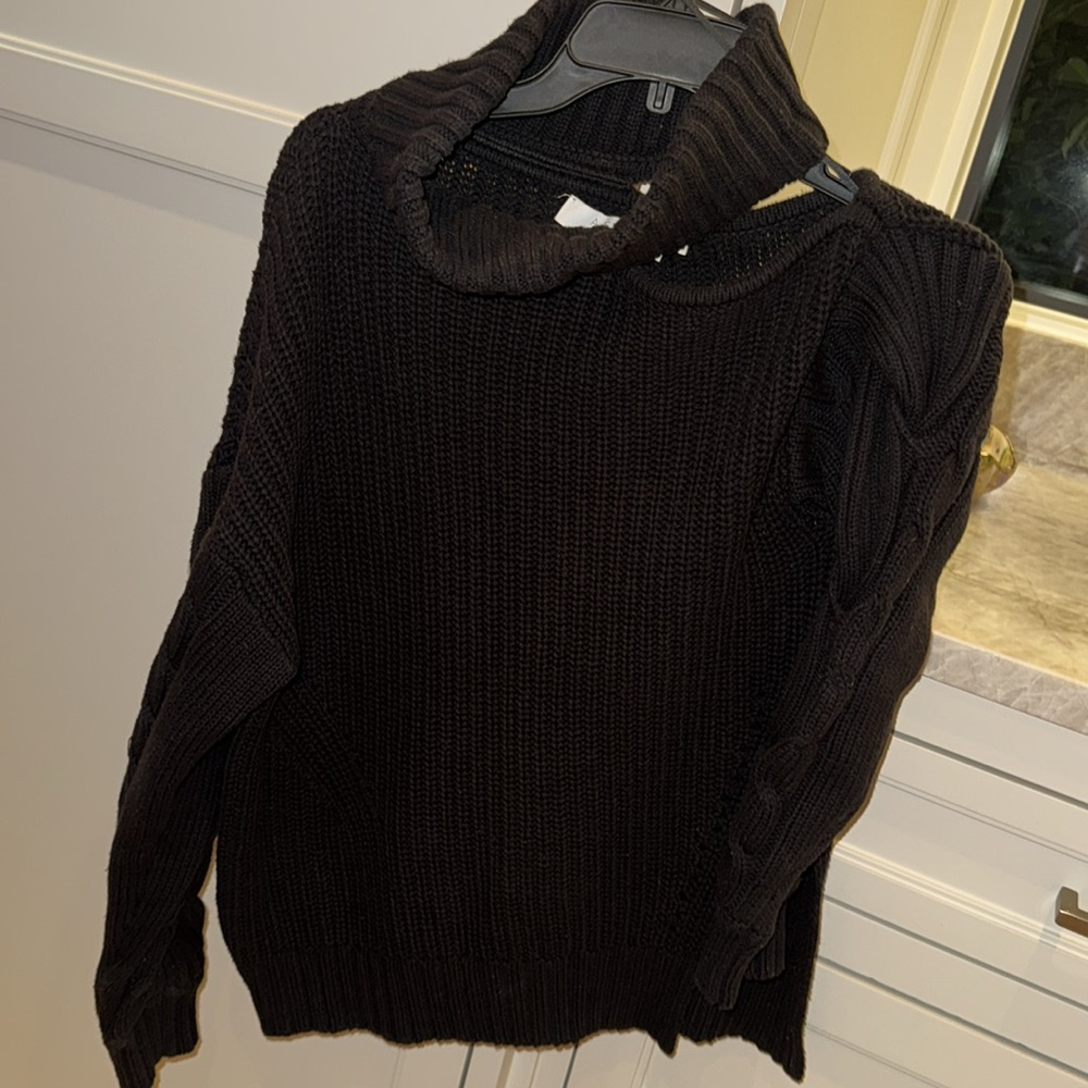 ASTR the Label Sequoia Shoulder Cutout Sweater Black Small - Picture 3 of 10